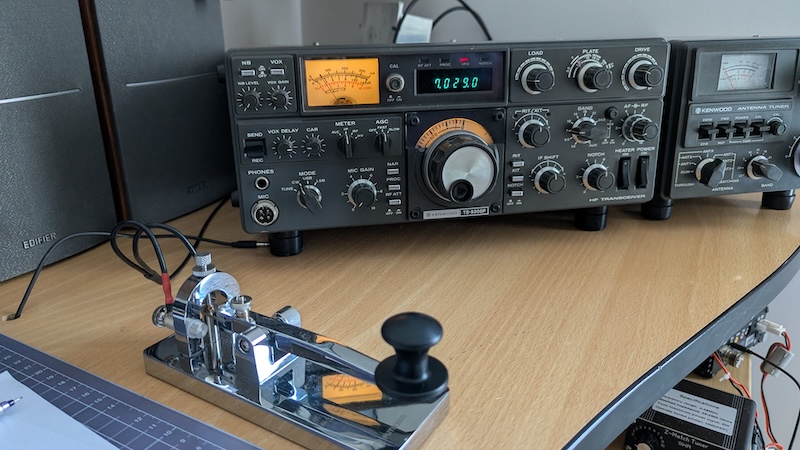 Image shows the Kenwood TS-530SP transceiver, AT-230 antenna tuning unit and Putikeeg MCT20 heavy duty straight key