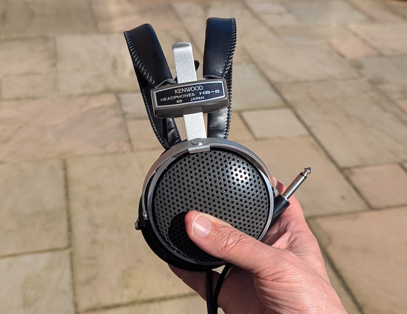 Image shows the Kenwood HS-5 headphones